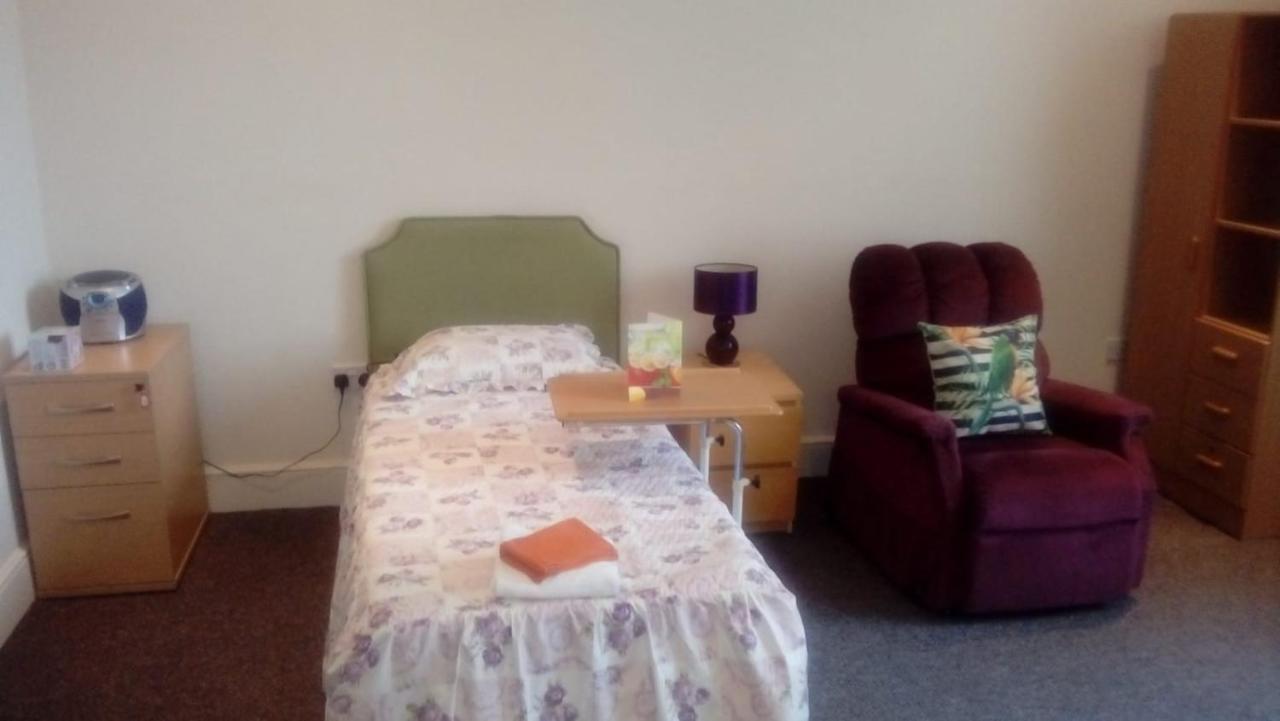 Carer 4 You Residential Home Upholland Екстериор снимка